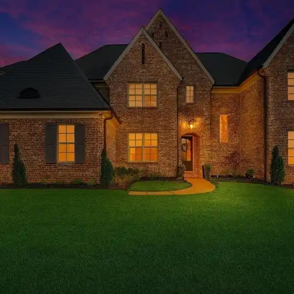 THOUGHTFULLY CRAFTED OPEN-CONCEPT HOME