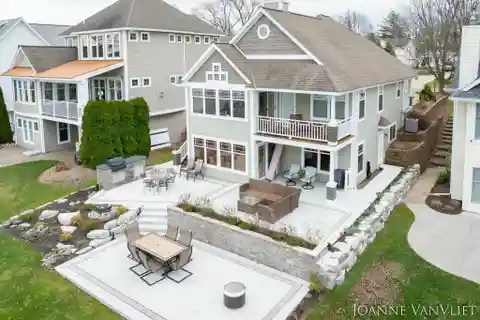 Lakefront Living at Its Best