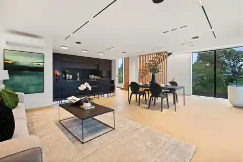 Luxury Beachside Homes with Stunning Views