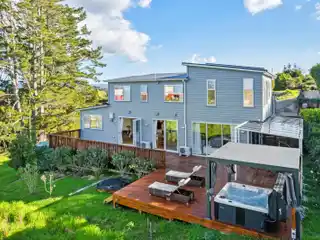 Versatile Family Estate in Growing West Auckland