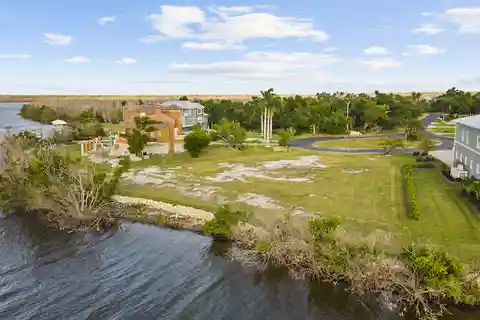 Rare Galt Island Property