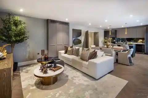 Ground and Lower Floor Duplex Apartment