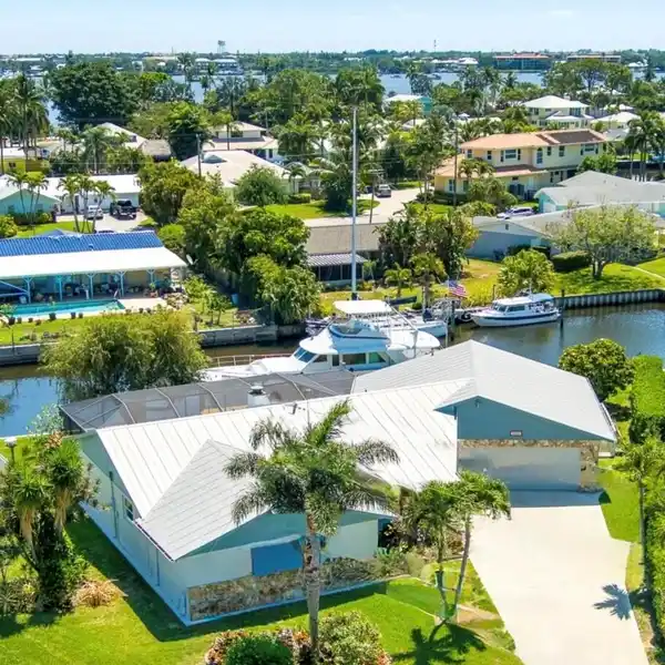 BOATER'S PARADISE IN LIGHTHOUSE POINT