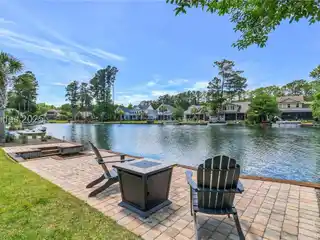 Beautiful Lakefront Home in Hampton Lake