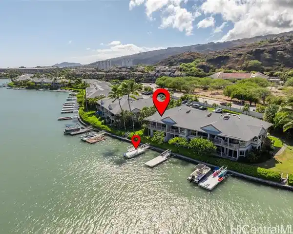 BEAUTIFUL WATERFRONT CONDO WITH STUNNING KOKO HEAD VIEWS