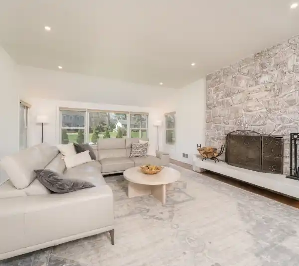 GRACIOUS MOVE-IN READY HOME