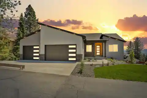 Contemporary Daylight Ranch Home