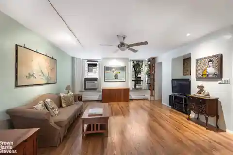 Relaxed and Spacious Duplex Just Steps from Riverside Park