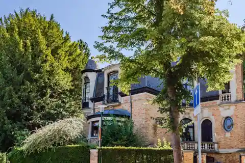 Exceptional Villa with Architectural Spirit