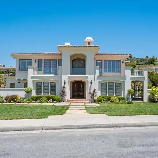 ELEGANT MEDITERRANEAN VILLA WITH STUNNING OCEAN VIEWS