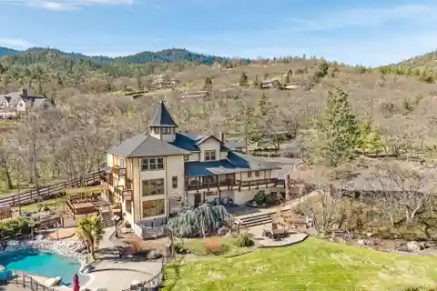 Rare Blend of Serenity and Luxury