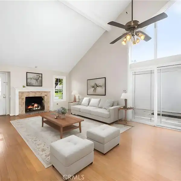 CHARMING HOME IN SOUGHT-AFTER DEERFIELD