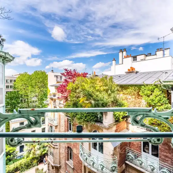 HISTORIC ART NOUVEAU APARTMENT WITH EIFFEL TOWER VIEW