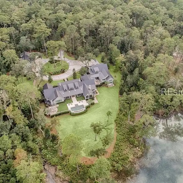 PINNACLE OF LOWCOUNTRY LIVING