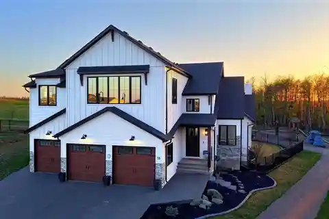 Spacious Sylvan Lake Home with Golf Simulator