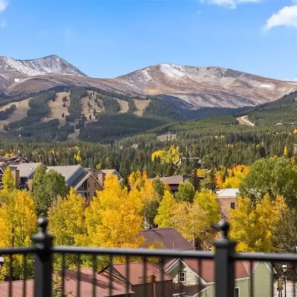 REFINED DOWNTOWN BRECKENRIDGE LIVING