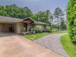 Beautifully Renovated Classic Rancher