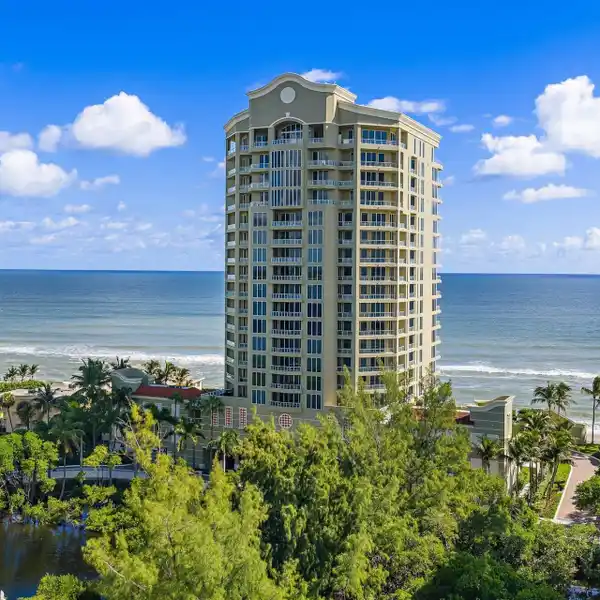 THE FINEST IN OCEANFRONT LIVING