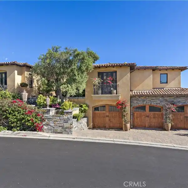 MEDITERRANEAN-STYLE MASTERPIECE IN LAGUNA SUR