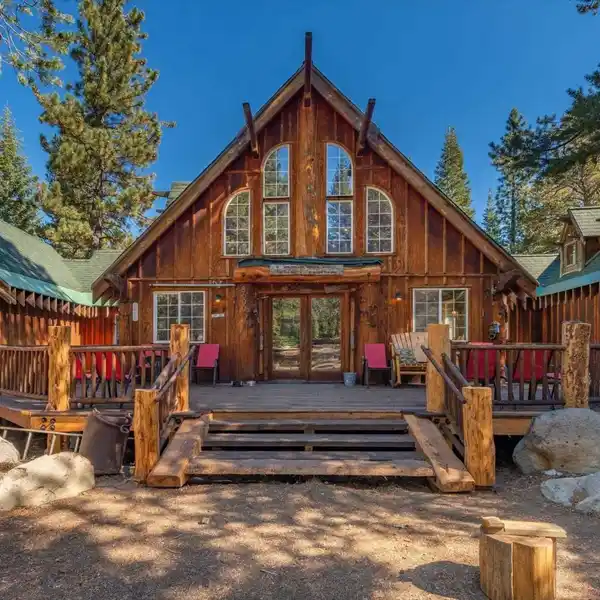 SECLUDED LODGE PERFECT FOR OUTDOOR ENTHUSIASTS