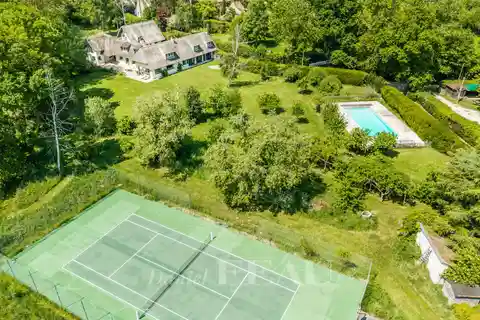 Luxurious Estate with Guest House & Pool