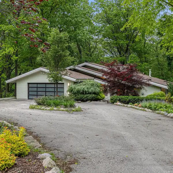 COMPLETELY UPDATED MID-CENTURY MODERN INSPIRED HOME