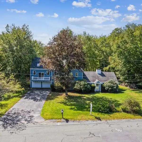 SCENIC COLONIAL RETREAT WITH RIVER ACCESS