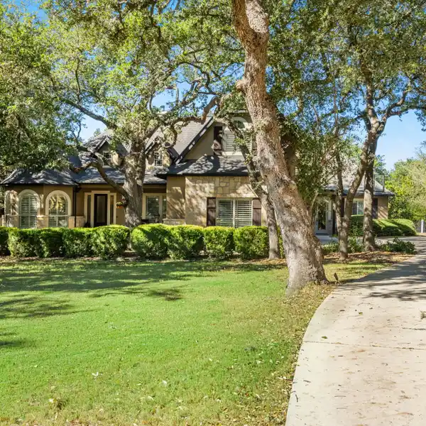 EXCEPTIONAL HILL COUNTRY LIVING WITH PRIVACY