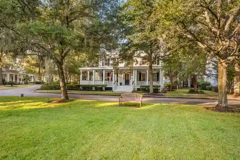 Beautifully Remodeled Home in the Habersham Neighborhood