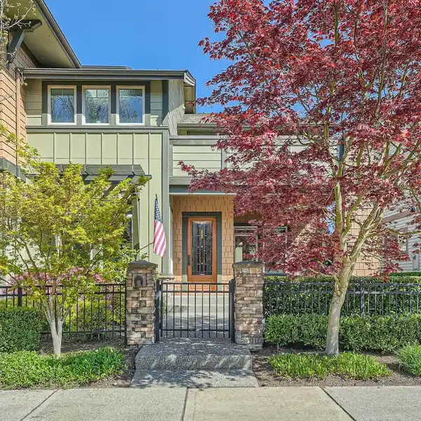 WATERFRONT LIVING WITH DESIGNER UPGRADES THROUGHOUT