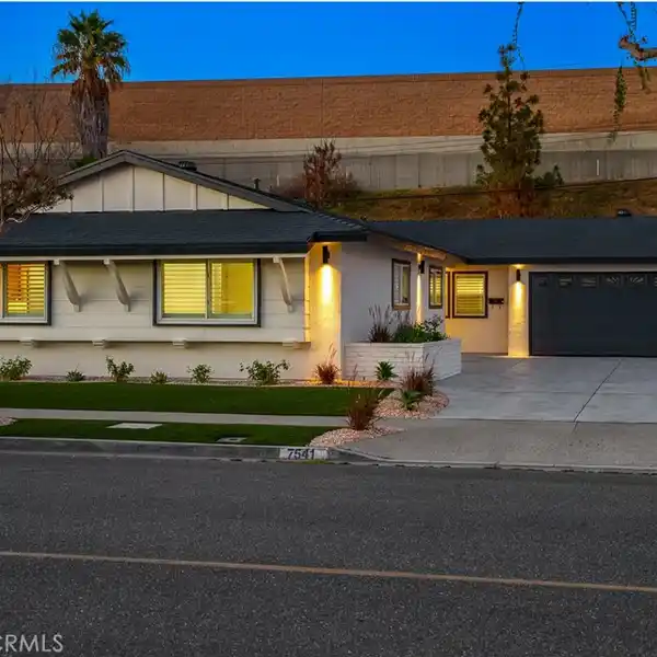 LUXURY HOME PERFECT FOR FAMILY AND GUESTS