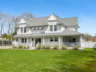 Perfect Blend of Comfort and Coastal Elegance