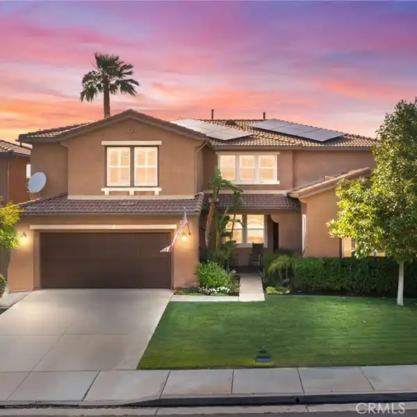 BEAUTIFULLY UPGRADED GOLF COURSE HOME