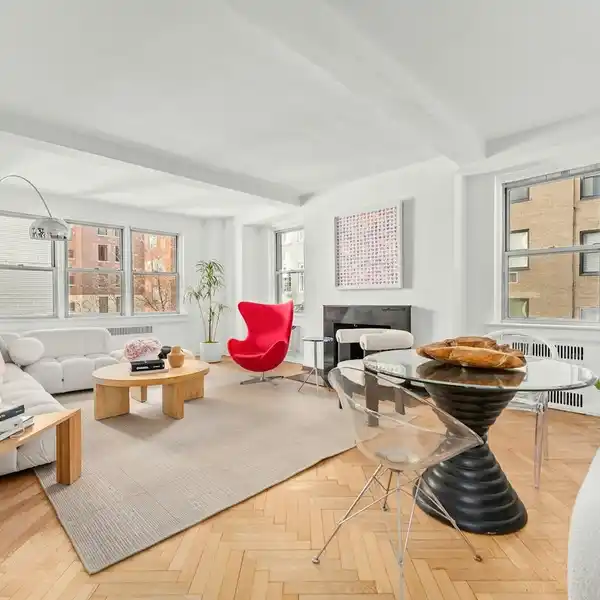 DISTINGUISHED PRE-WAR CORNER RESIDENCE