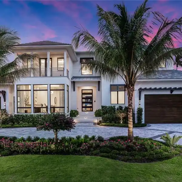 BREEZY SEASIDE-INSPIRED NEWLY CONSTRUCTED MASTERPIECE