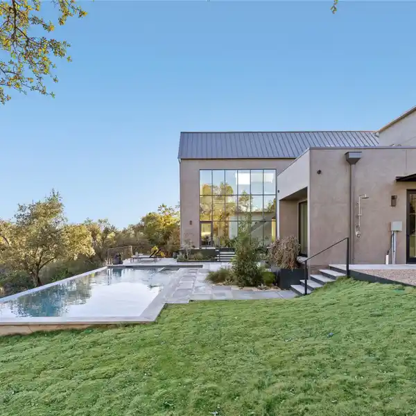 SPECIAL MODERN HOME