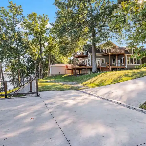 STUNNING CUSTOM BUILT WATERFRONT PROPERTY