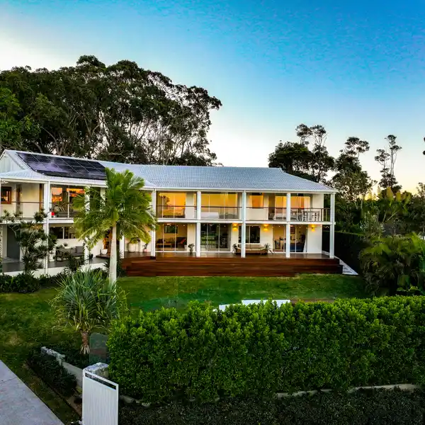 LUXURY FAMILY HOME WITH STUNNING OCEAN VIEWS