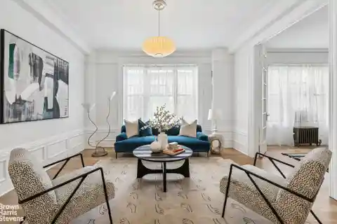 Magnificent Eight-room Home