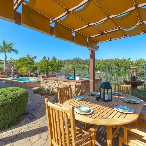 BEAUTIFULLY UPGRADED SINGLE-STORY HOME IN SOUGHT-AFTER ARROWOOD
