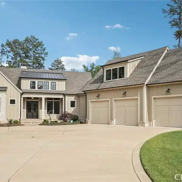 IMMACULATE HOME WITH PANORAMIC LAKE VIEWS