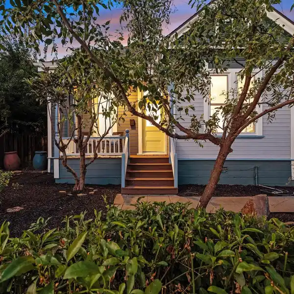VICTORIAN CHARM MEETS MODERN LUXURY