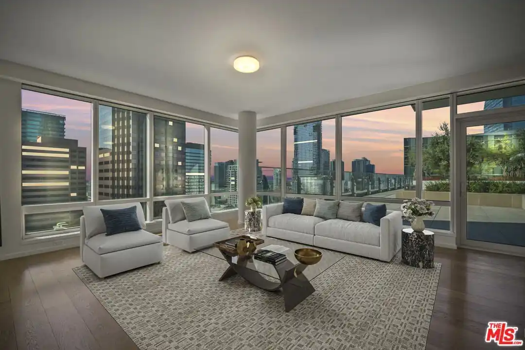 Panoramic Corner Unit with Amazing Views