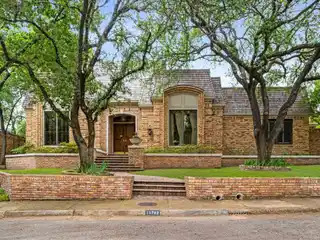 Exquisite Single-story Home