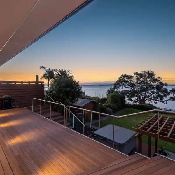 ULTIMATE WATERFRONT BI-LEVEL SANCTUARY