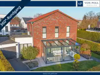 Luxurious Home in Quiet Yet Central Location