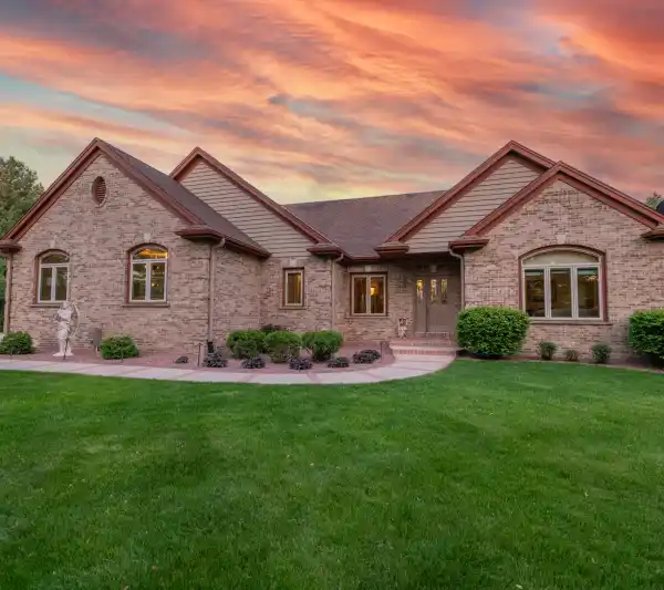 IMPRESSIVE SPLIT RANCH HOME