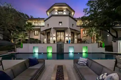 Unparalleled Opportunity on Lake Austin