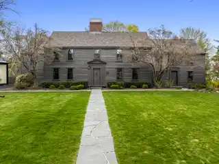 Hammond House - Newly Renovated Circa 1645 Property