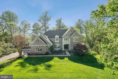 Expansive Entertainer’s Dream with Chef’s Kitchen